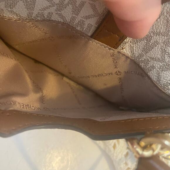 Michael Kors Crossbody Clutch Bag Initial Jet Set New with Tags NWT - Picture 5 of 16